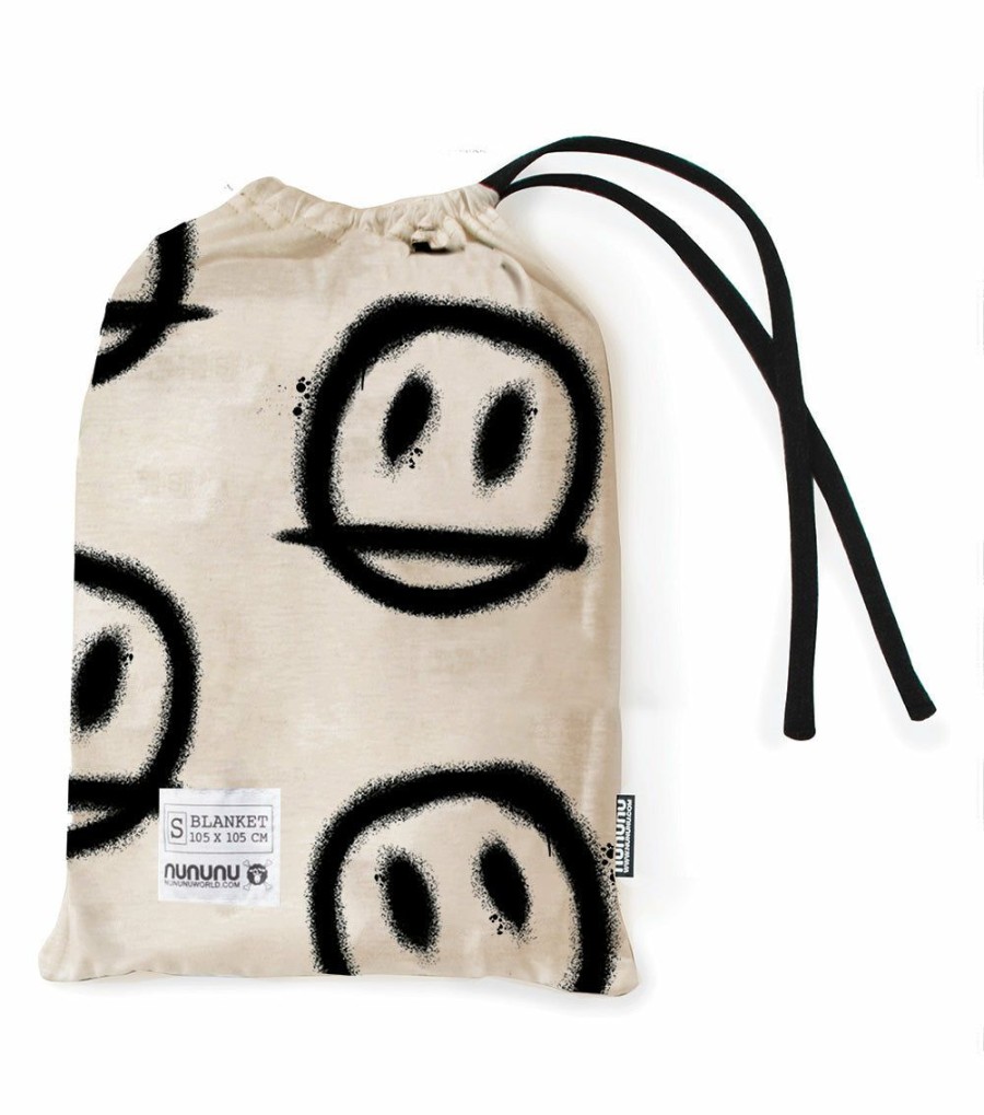 Girls * | Fashionable Sprayed Smiles Blanket